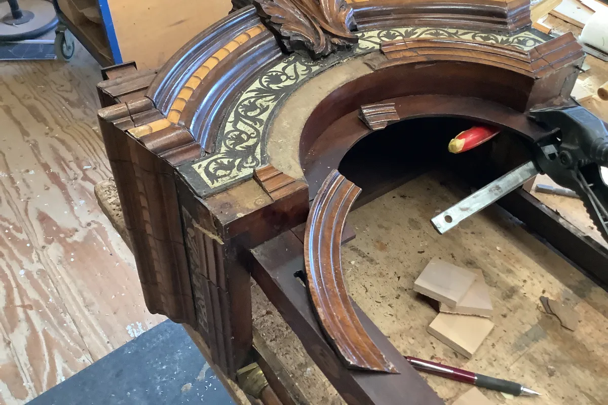 Staand Horloge restauratie kap
