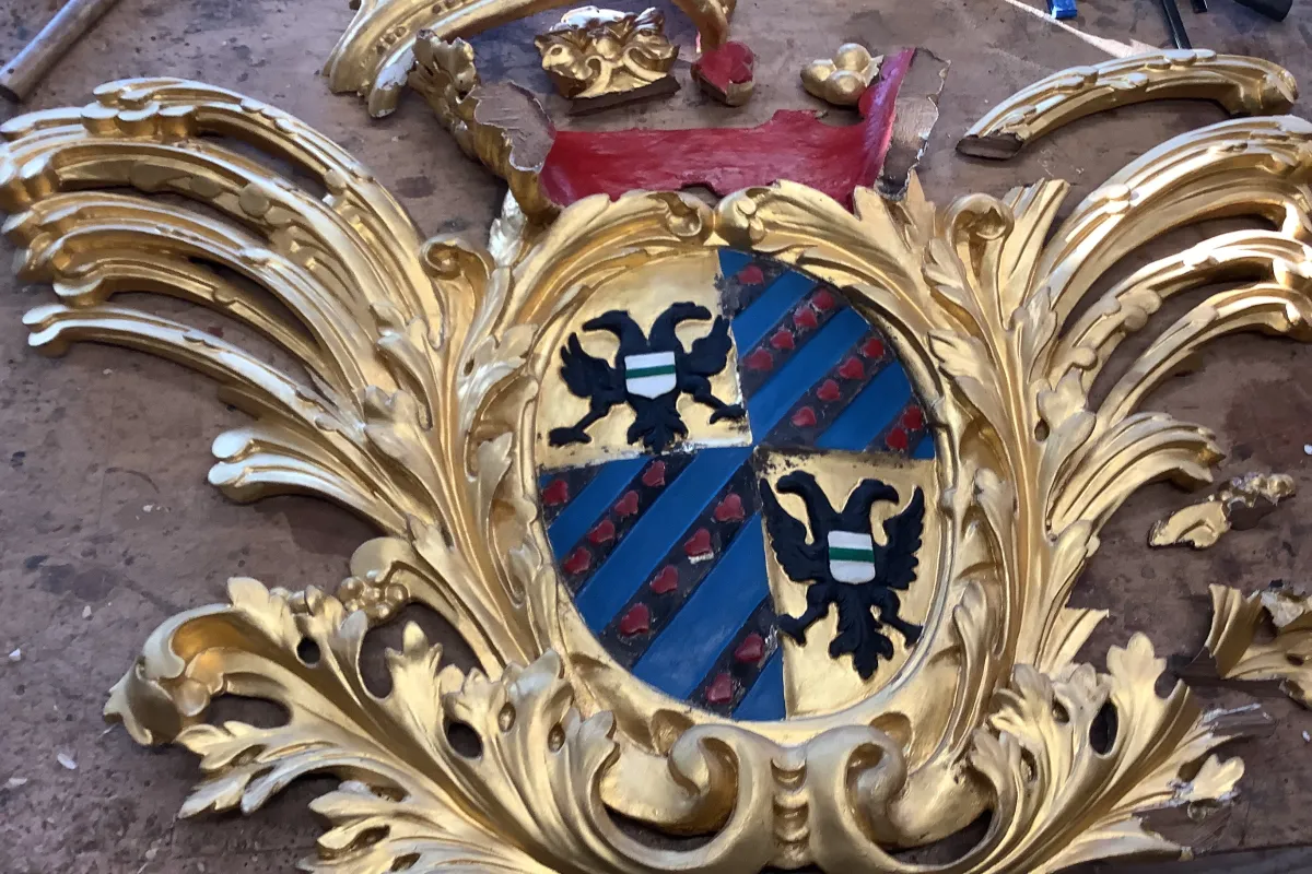 Restauratie wapenschil provincie Groningen