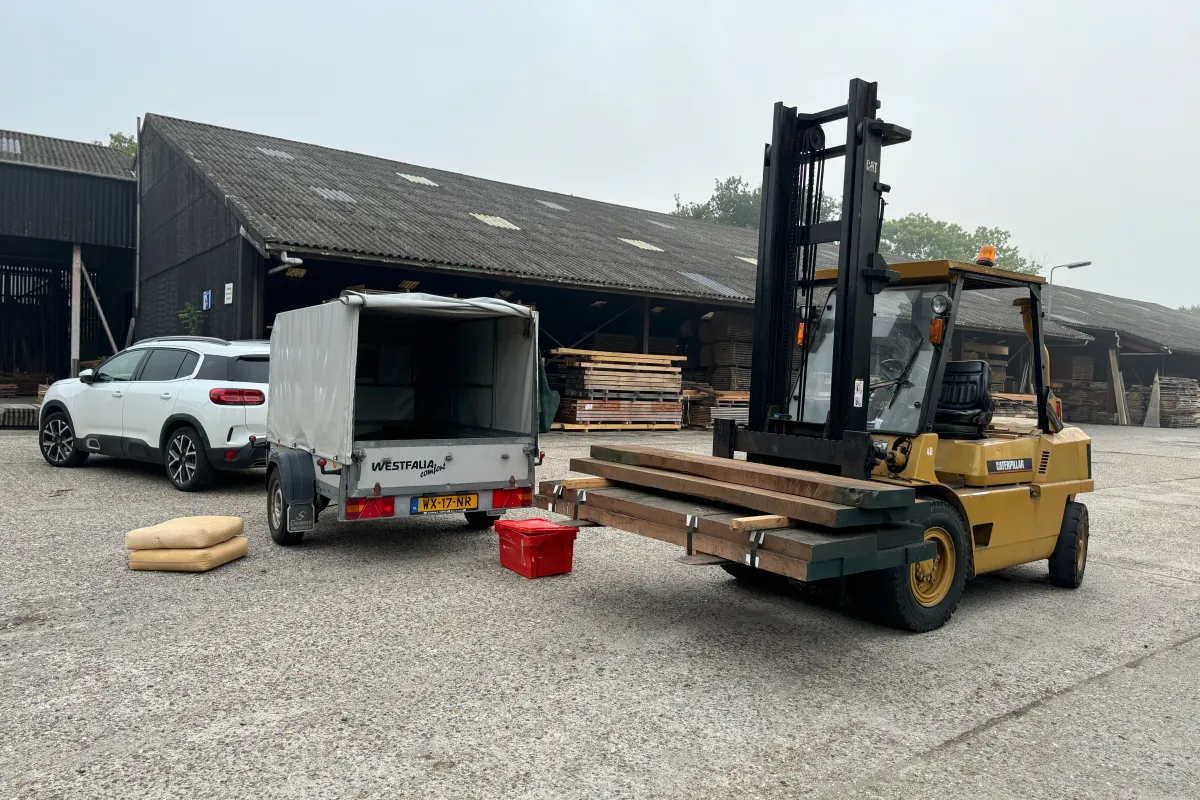 Hout voor ambassadeursstoelen