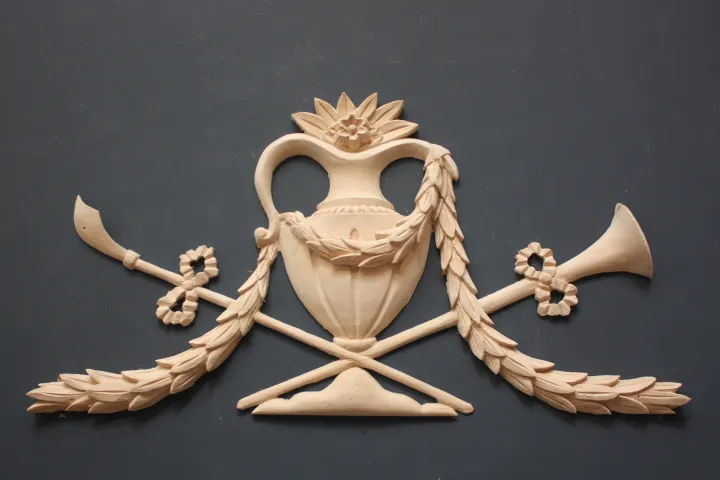 Houtsnijwerk spiegellijst